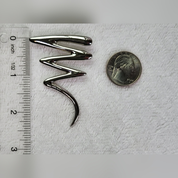 Silver Tone Squiggle Tornado Lapel Pin - Brooch - Scarf Pin - Picture 3 of 5